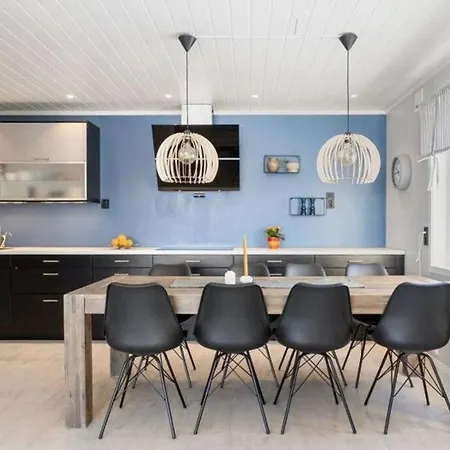 Med Fantastisk Utsikt, Stillhet Og Naerhet Til Sentrum Tromsø