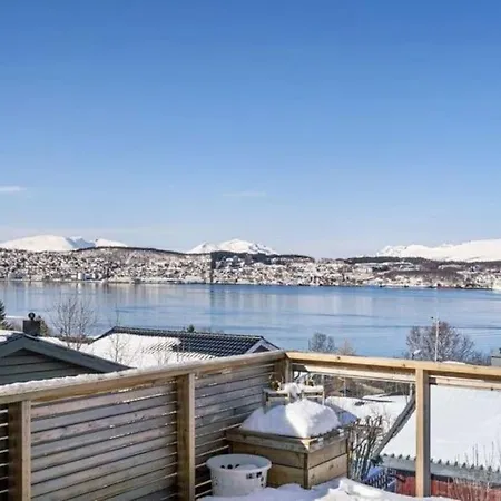 Med Fantastisk Utsikt, Stillhet Og Naerhet Til Sentrum