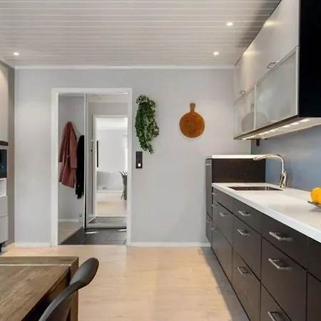 Διαμέρισμα Med Fantastisk Utsikt, Stillhet Og Naerhet Til Sentrum Τρόμσο