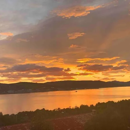 Med Fantastisk Utsikt, Stillhet Og Naerhet Til Sentrum Διαμέρισμα