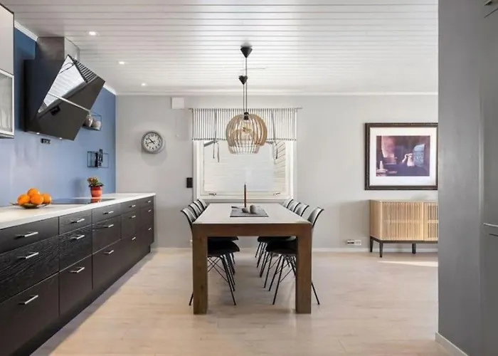 Tales Of Thules Med Fantastisk Utsikt, Stillhet Og Naerhet Til Sentrum